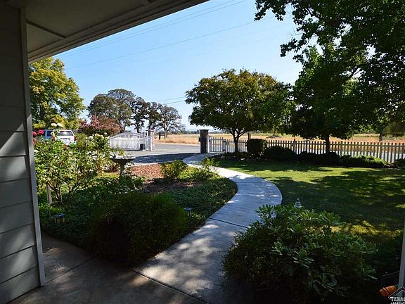 4th image of 8865 Shasta Blvd