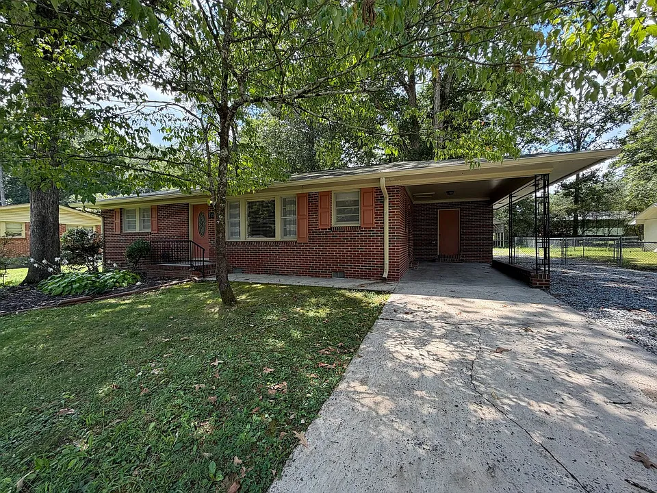 117 Benton Dr NW