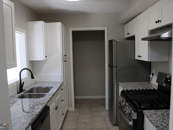 5th image of 2304 Wellington Cir