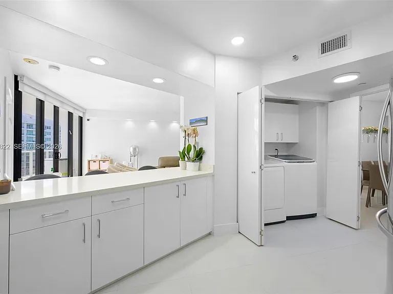20281 E Country Club Dr #2310 — Photo 4