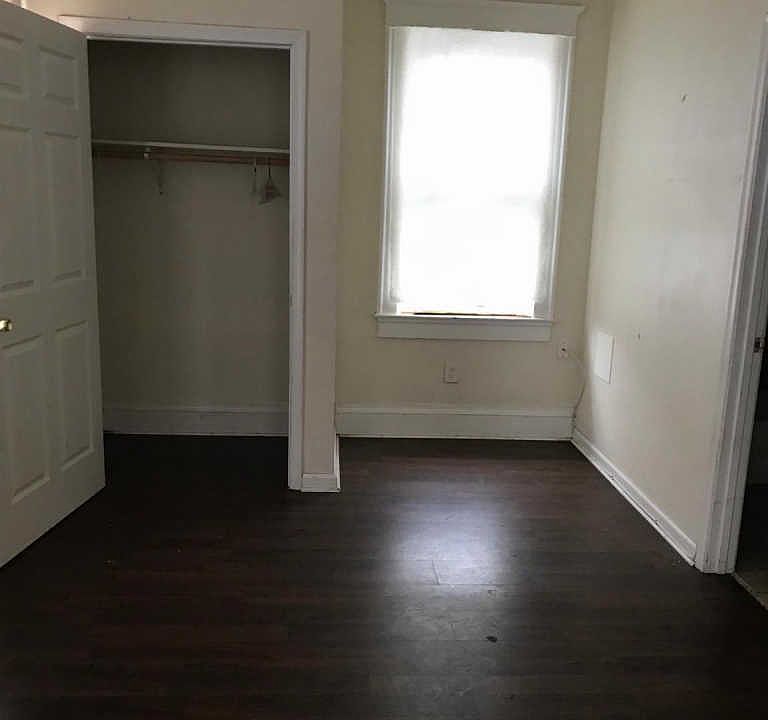 2nd image of 2302 Elsinore Ave