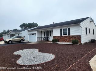 5 Thornton Rd, Toms River, NJ 08757
