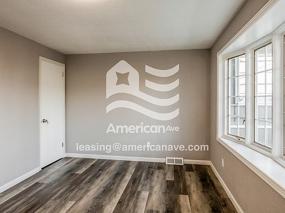 1512956_003_wm_-_living_room_13457756.jpg