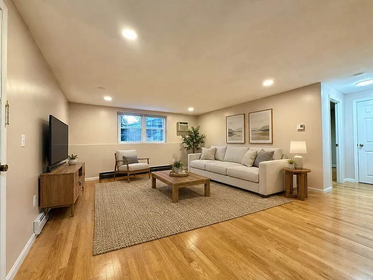 89 Pleasant St #C1 — Photo 7