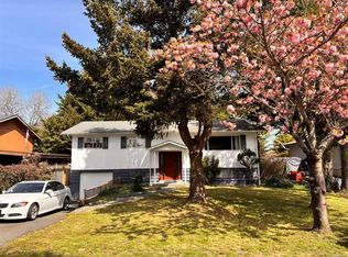 2254 Amherst Ave, Sidney, BC V8L 2G7