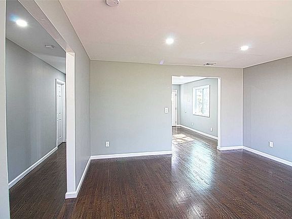 3rd image of 23 Willow St