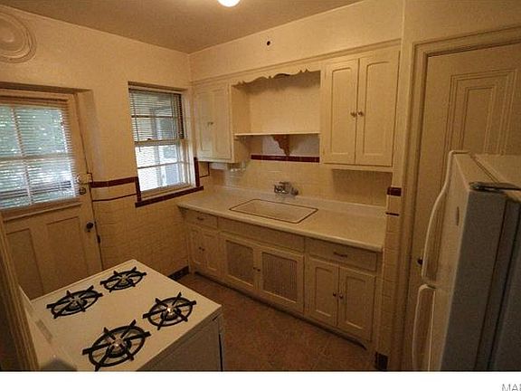 3rd image of 4002 Wilmington Ave