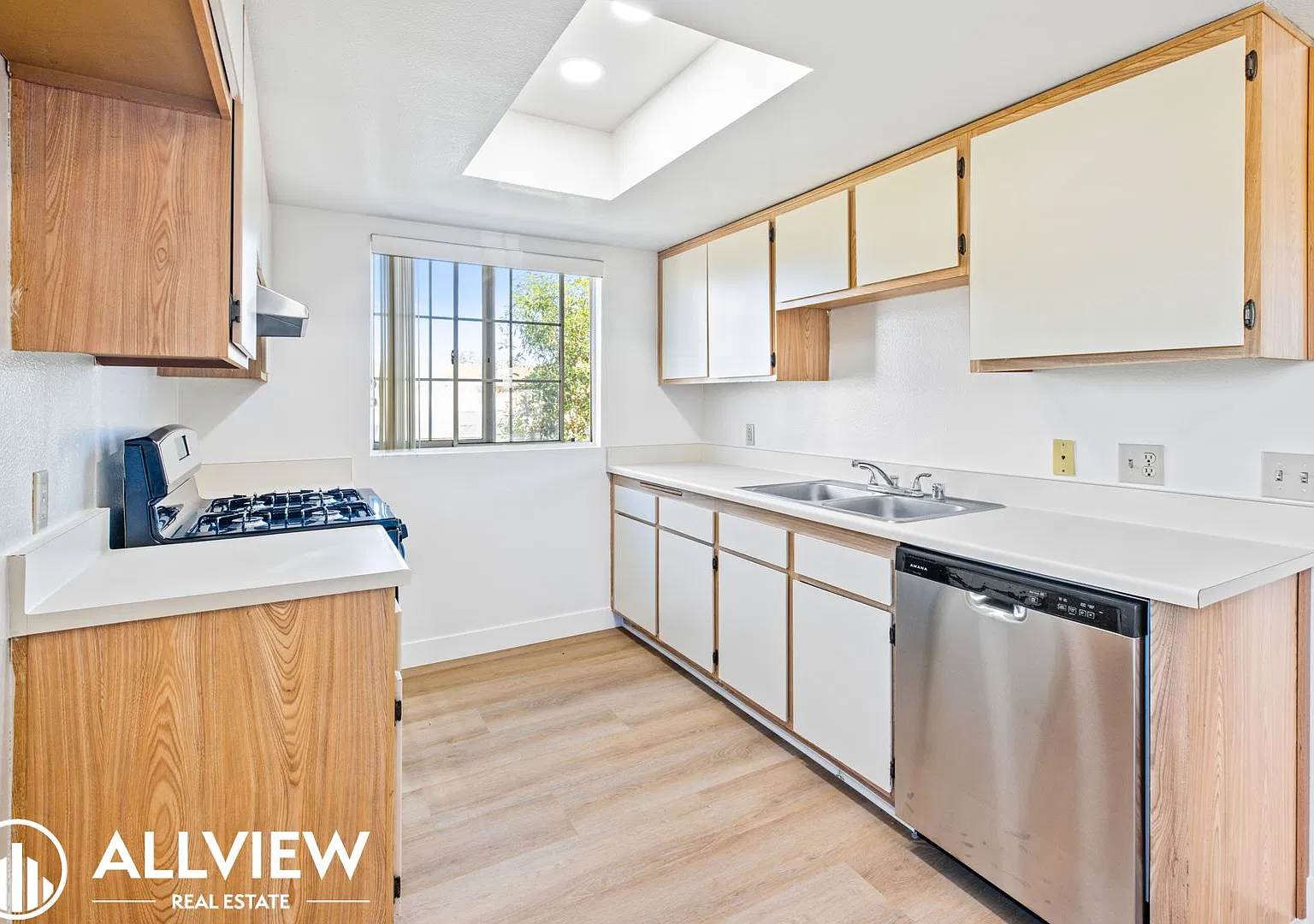 11325 Laurel Avenue — Photo 2