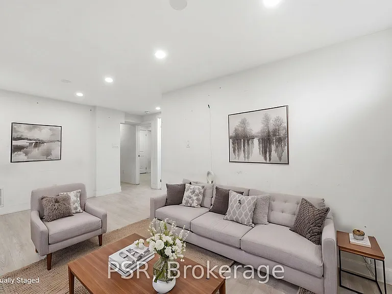 27 Kingsview Blvd #1 — Photo 7