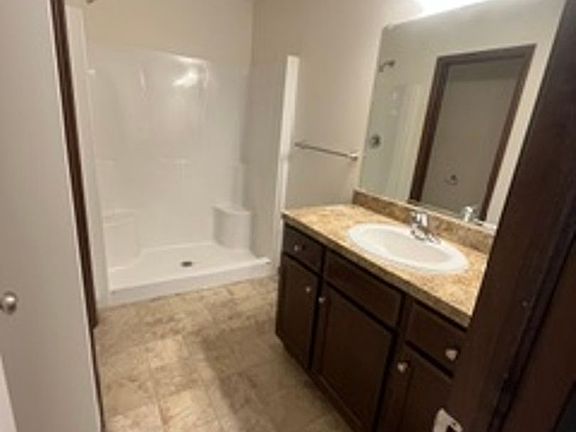 4th image of 585 Birch Hill Dr #25
