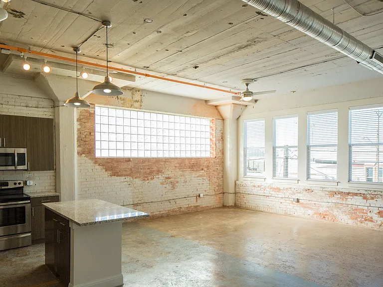 Magnolia Lofts on Vickery — Photo 13