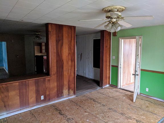 5th image of 115 E North St