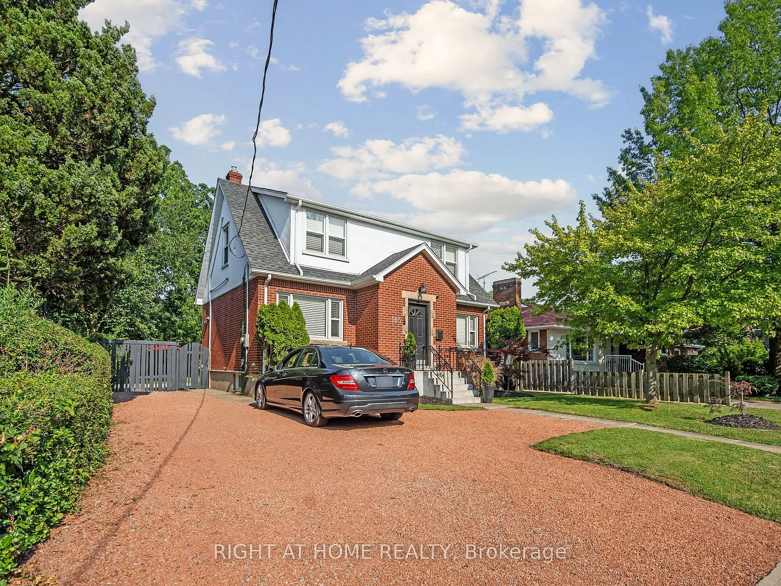 6 bed, $4,388 — Photo 2