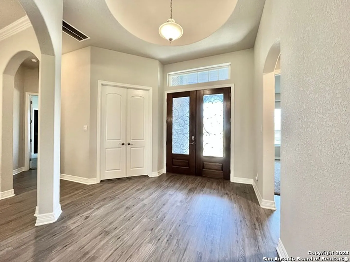 4 Bedroom/3.5 Bath Setterfeld Estates 1 Subdivision — Photo 3