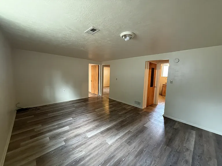 2735 S 700 E — Photo 10
