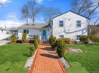 70 Forest Rd, Valley Stream, NY 11581