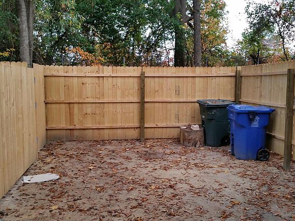 Fenced-in Rear Yard