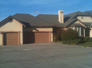 660 Tevis Trl, Hollister, CA 95023