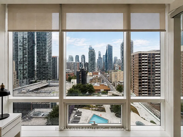 1 Bloor St E #1007 — Photo 13