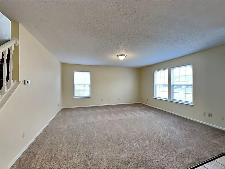 14457 Orange Blossom Trl — Photo 3