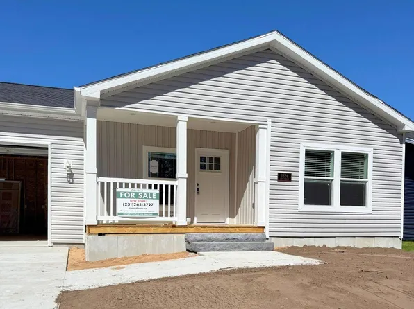1624 Pond Cir #67, Petoskey, MI 49770