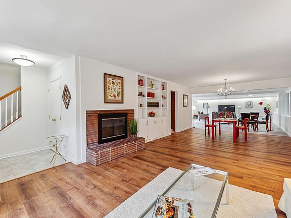 5th image of 3538 Devon Dr