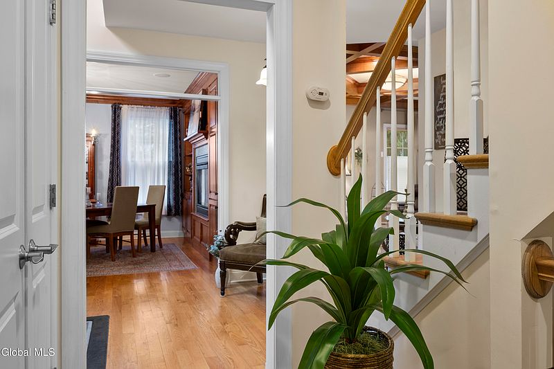 5th image of 18 Ridgeview Road
