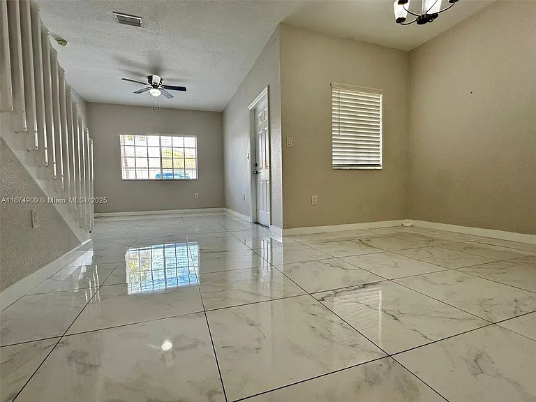 10968 SW 182nd Ln — Photo 6