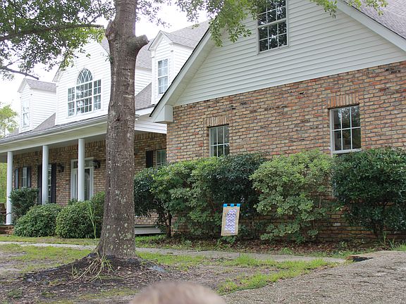 2nd image of 810 Jackson Blvd