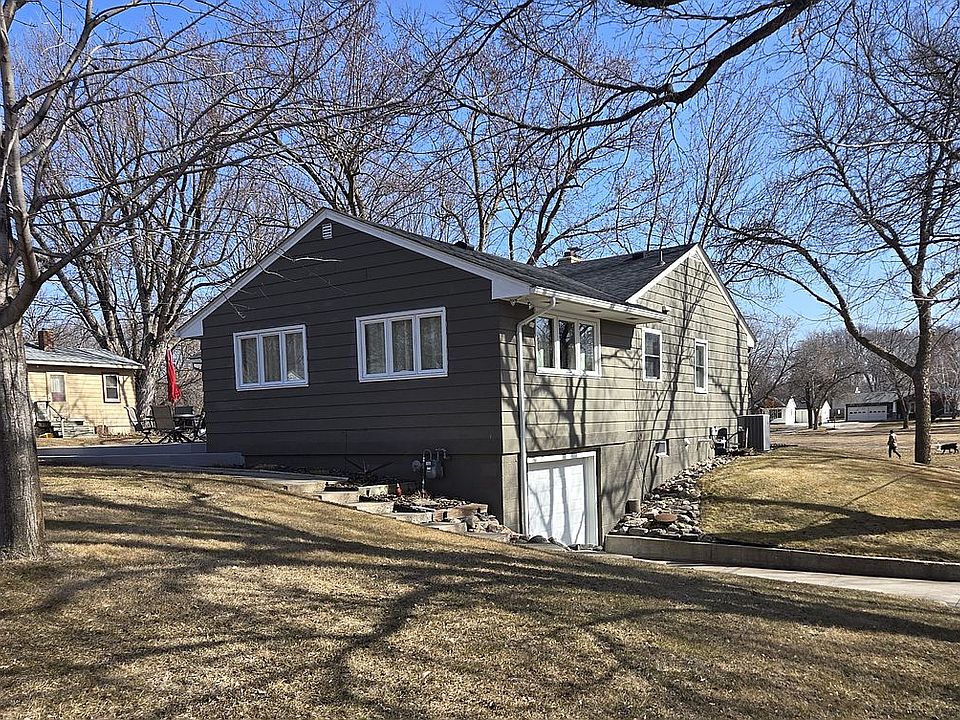 203 N 11th St, Montevideo, MN 56265 Zillow