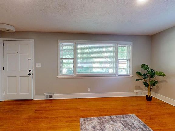5th image of 248 Jordan St