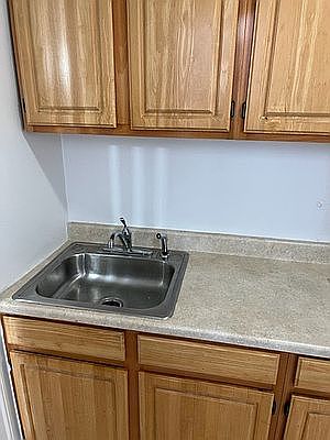 5th image of 242 E 79th St APT 2C