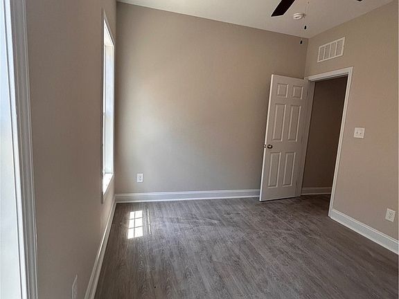 4th image of 307 Elizabeth St