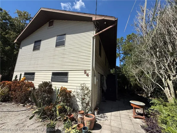 24 Cloverleaf Byp, Lake Placid, FL 33852