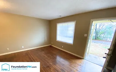 1911 E Shelby Dr — Photo 4