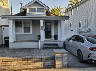 192 Bathgate St, Staten Island, NY 10312