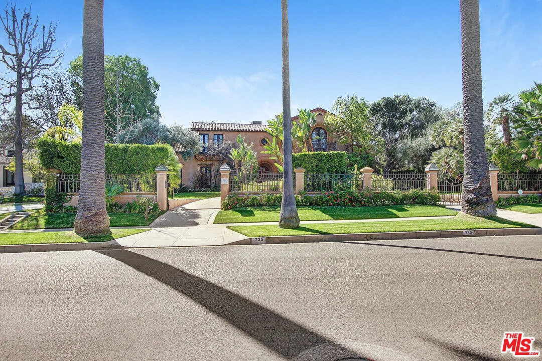 8 bed, 11.0 bath, 10428 sqft, $45,000 — Photo 4