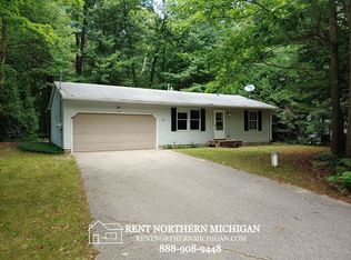 10544 Wildwood Rd, Interlochen, MI 49643