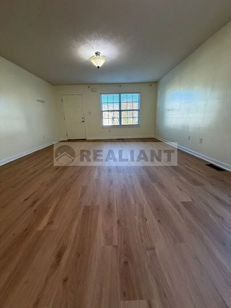 3 bed, 2.0 bath, 1193 sqft, $1,500 — Photo 2