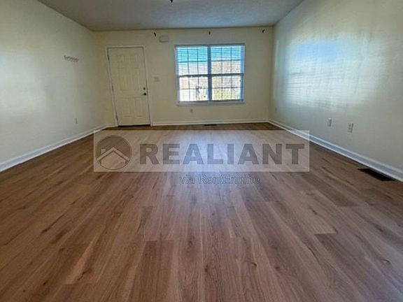 2nd image of 358 Williamsburg Ln