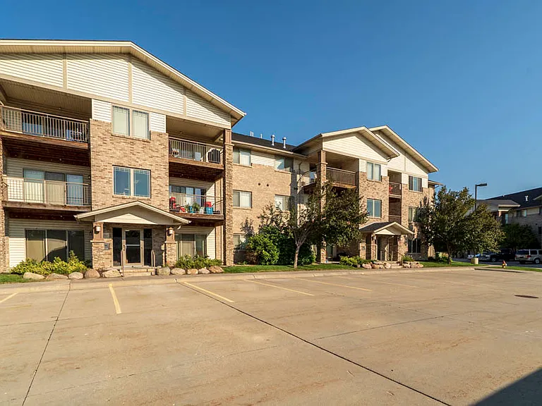 We offer convenient parking with easy access to your home and amenities.
