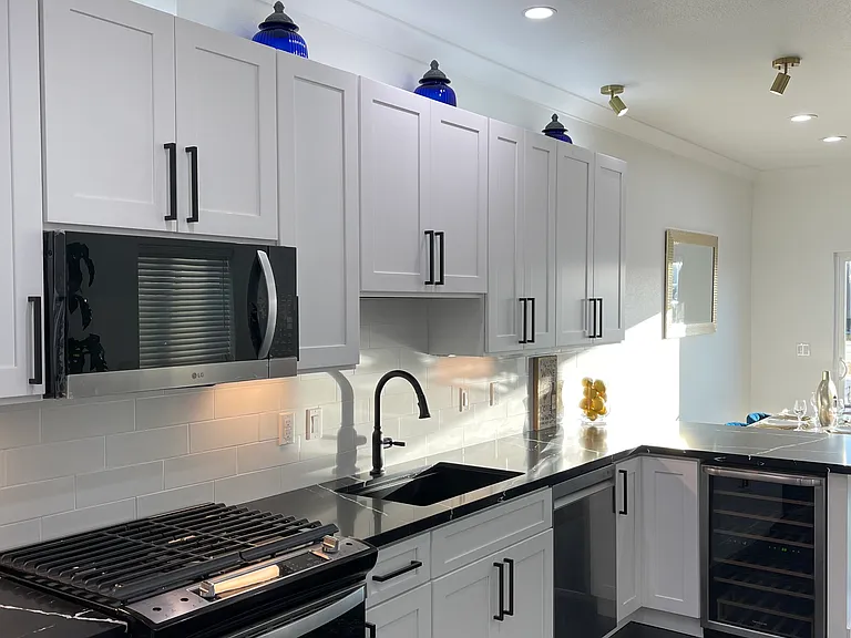 1060 Beacon St — Photo 10