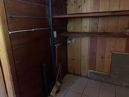 LAUNDRY STORAGE ROOM