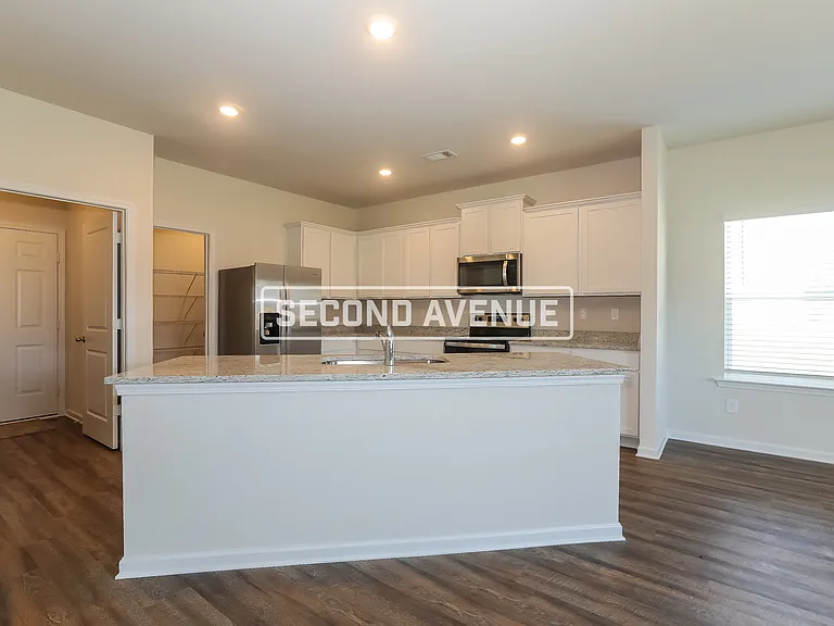 714 Woody Dr — Photo 6