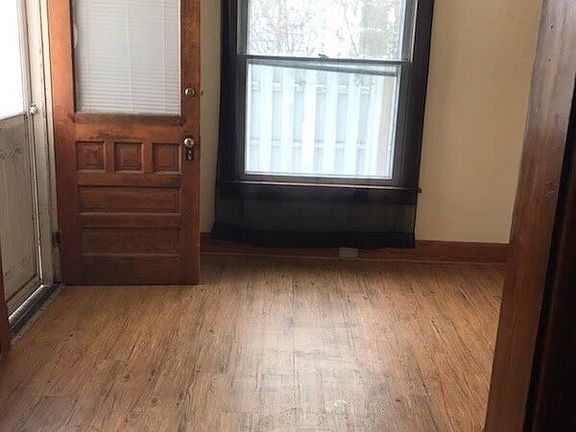 4th image of 127 Day Ave
