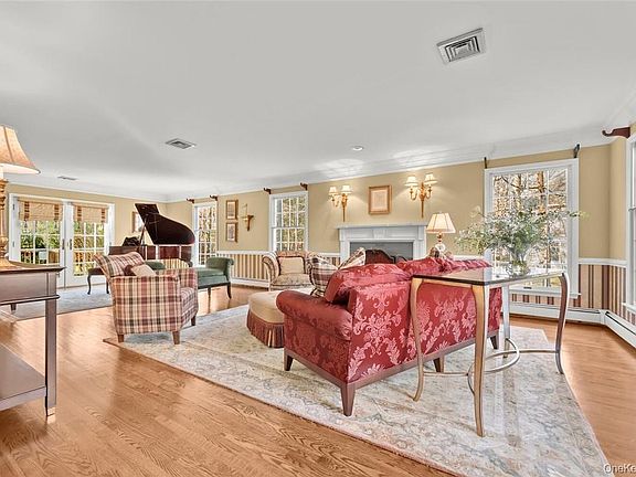 4th image of 26 Plumwood Road