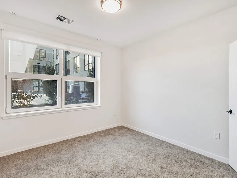 Oso Apartments — Photo 163