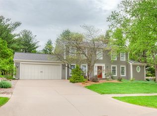 1213 Bruce Ln, Pella, IA 50219