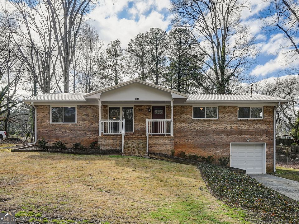 1st image of 2015 Maple Dr NW