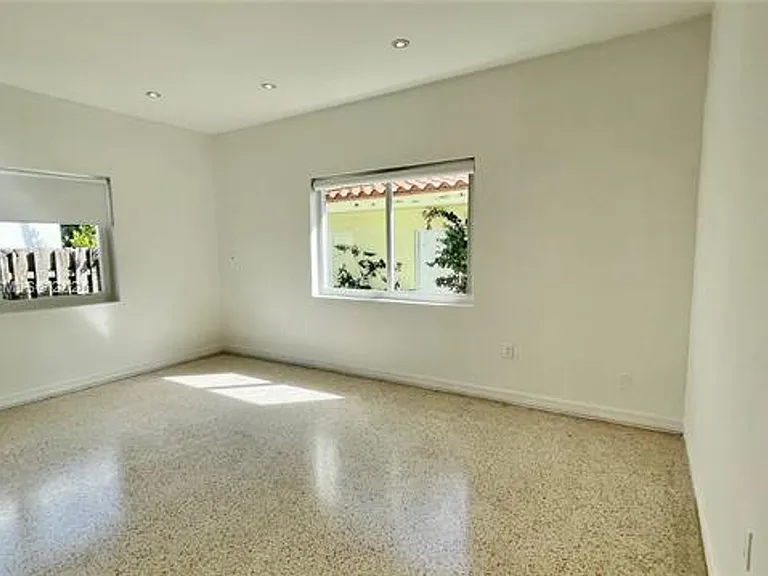 625 93rd St — Photo 35